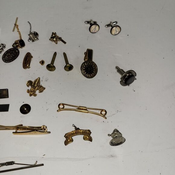 Vtg Pins Gold Silver Costume Jewelry Pins & More Military US USA Preppy Dapper - Picture 8 of 8